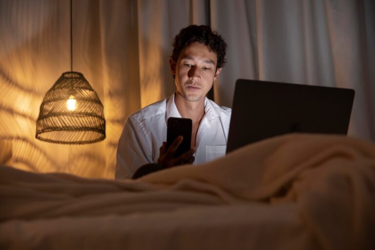 stop scrolling at night