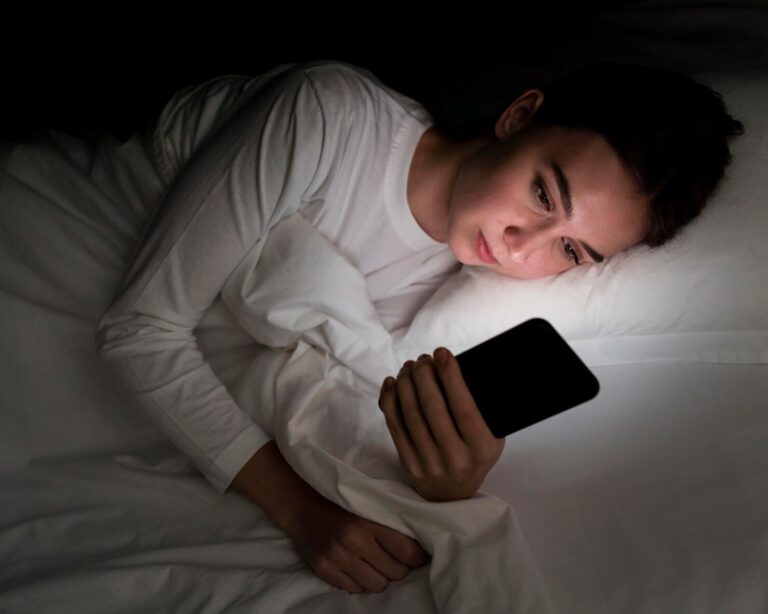 Social Media and Deep Sleep