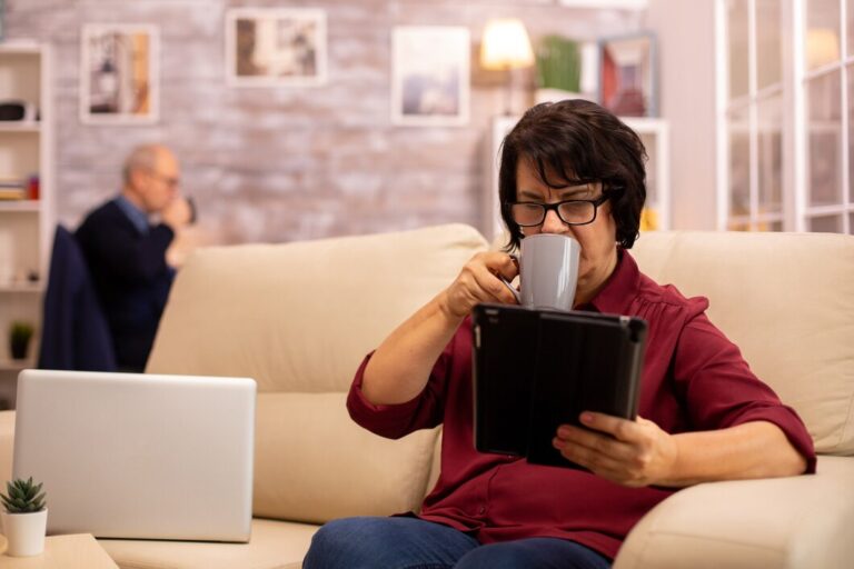 Healthy Screen Time for Adults