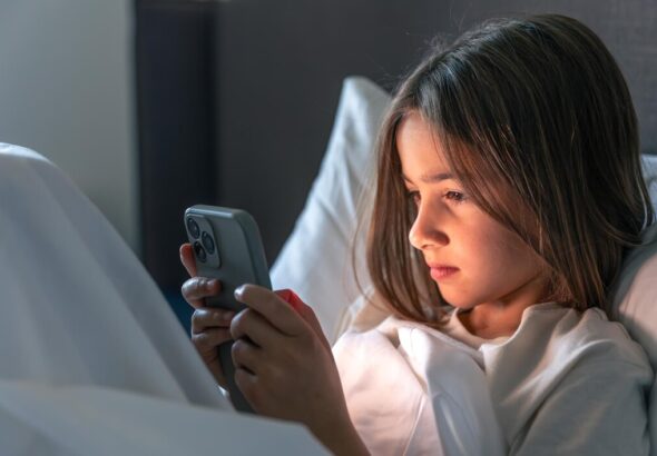 stop using phone before bed