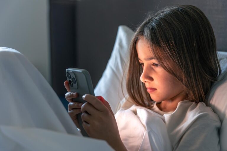 stop using phone before bed
